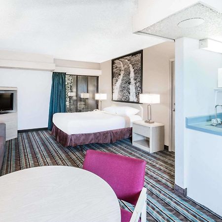 Super 8 By Wyndham Ozona Hotel Ngoại thất bức ảnh
